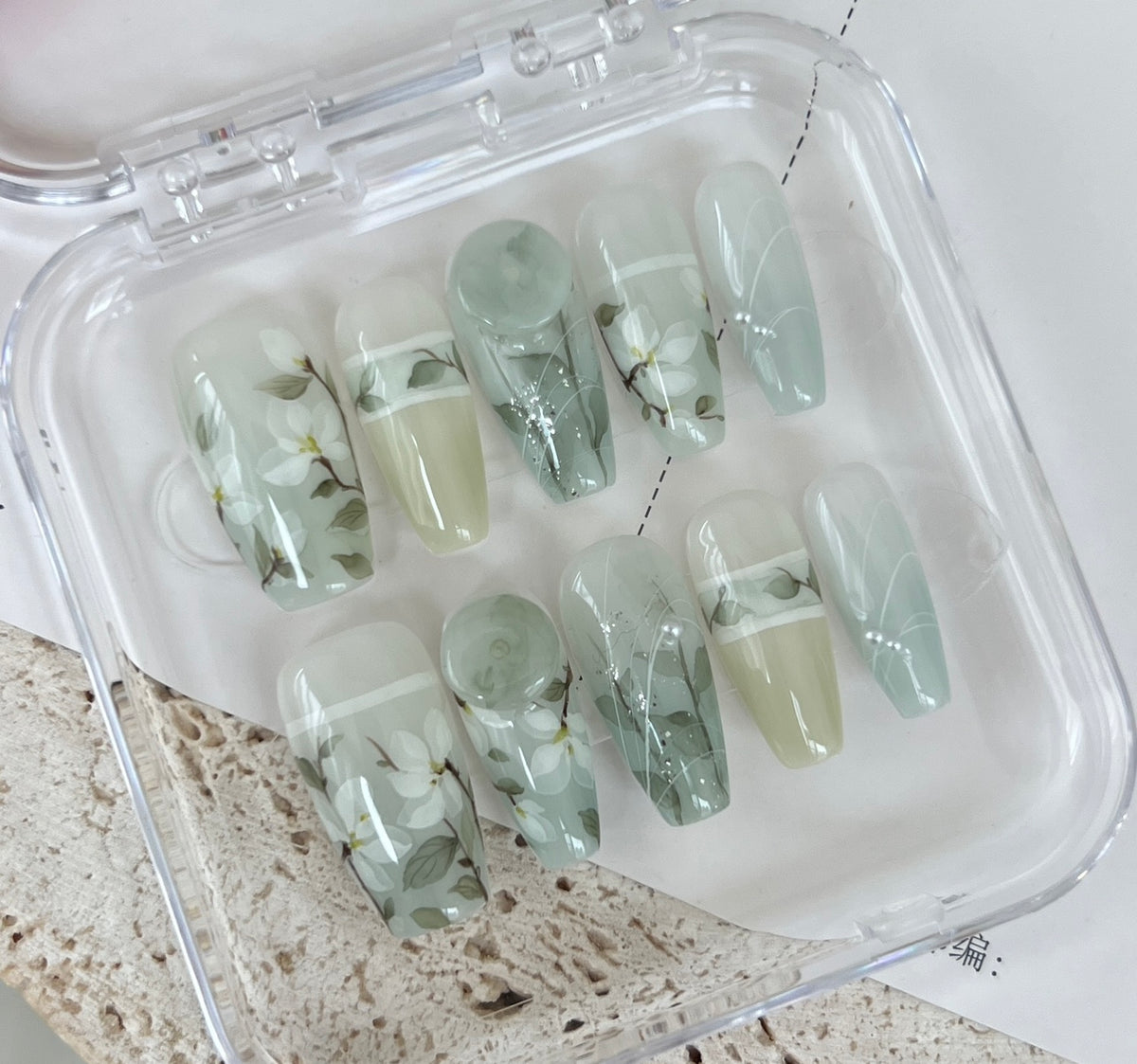 Magnolia-Design zum Aufkleben – Bild 4 | LuxeStyle