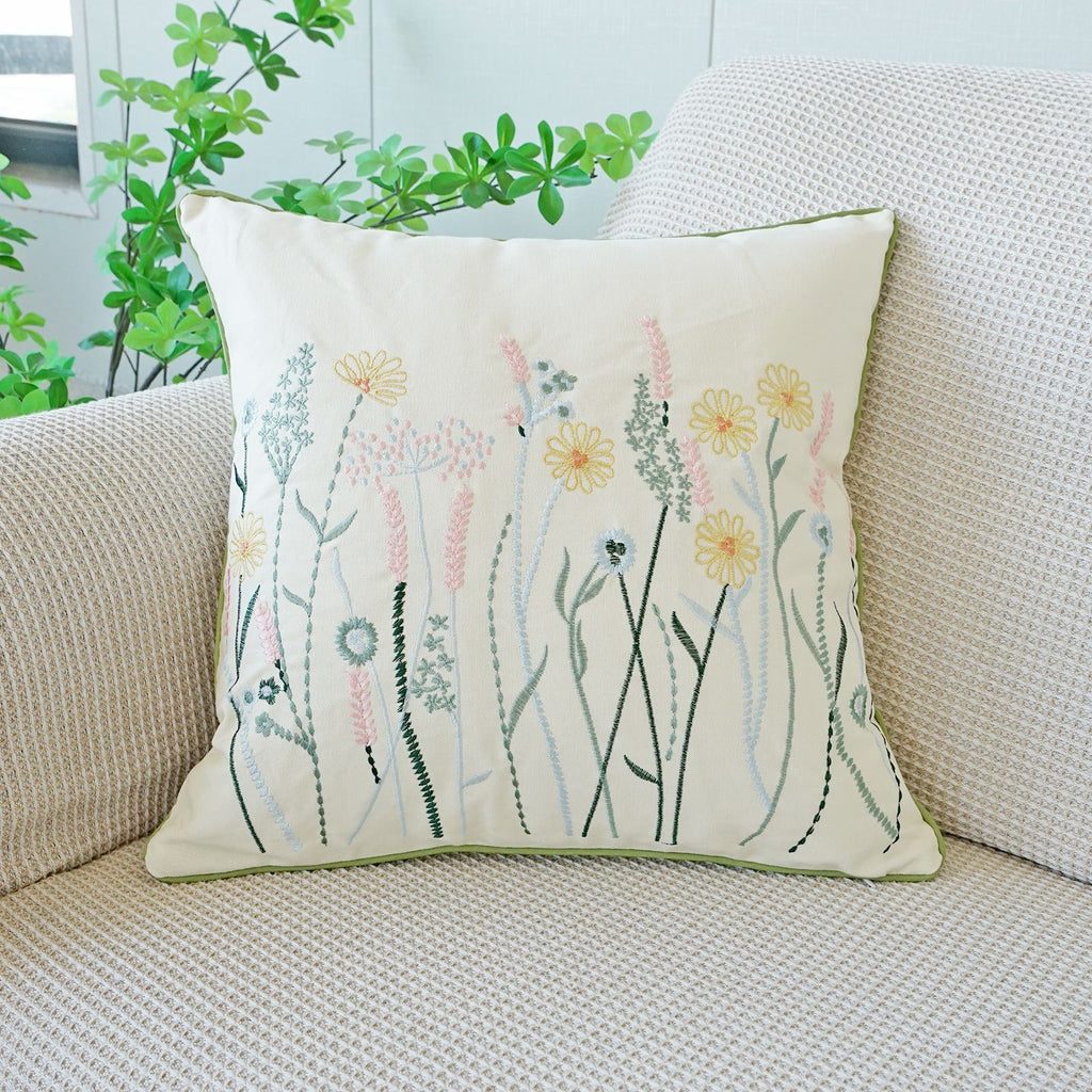 Blumenkissenhülle mit Stickerei