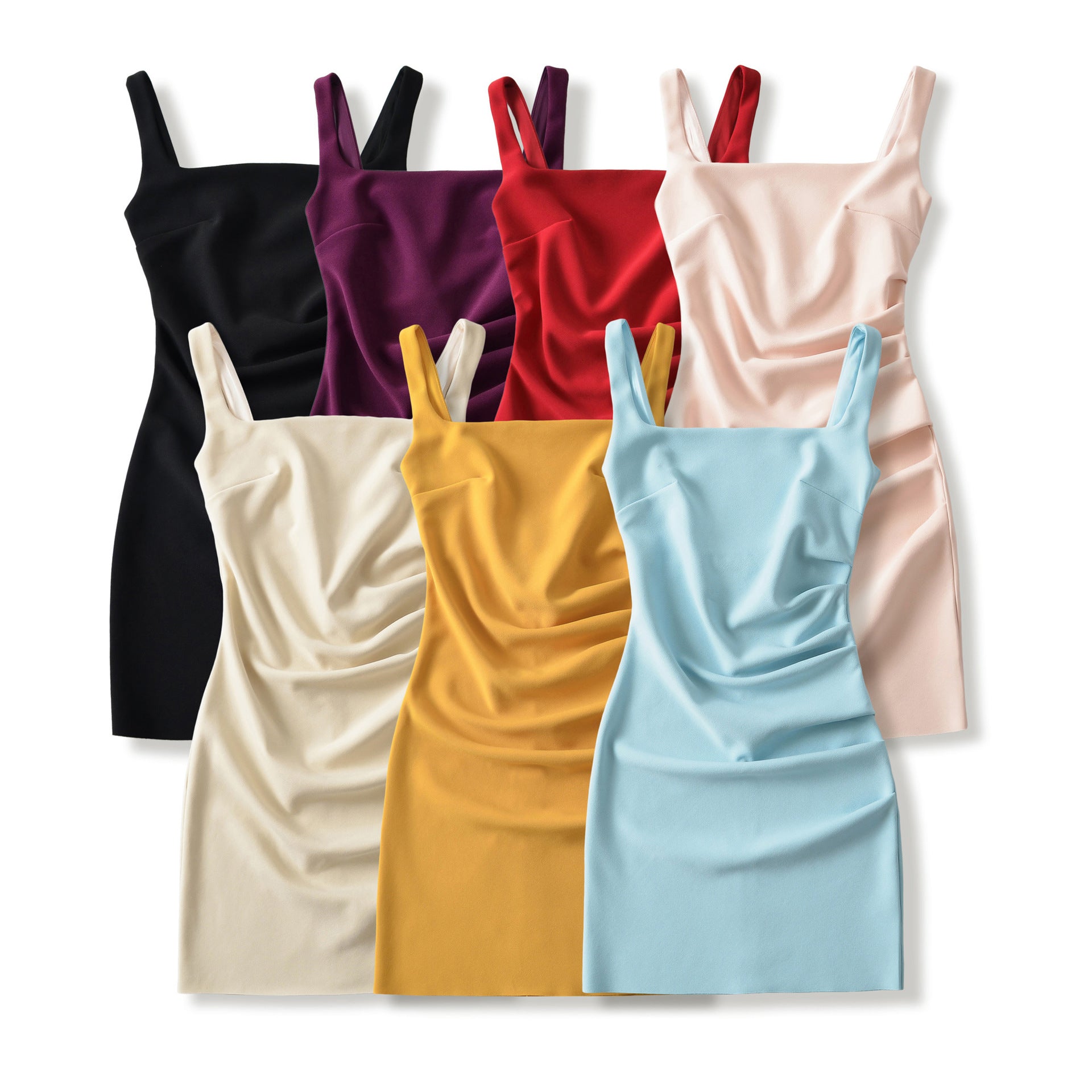 Enges Sommerkleid mit Spaghettiträgern und eckigem Ausschnitt
