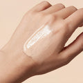 Sonnenschutz-Foundation mit Farbwechsel – Bild 1 | LuxeStyle