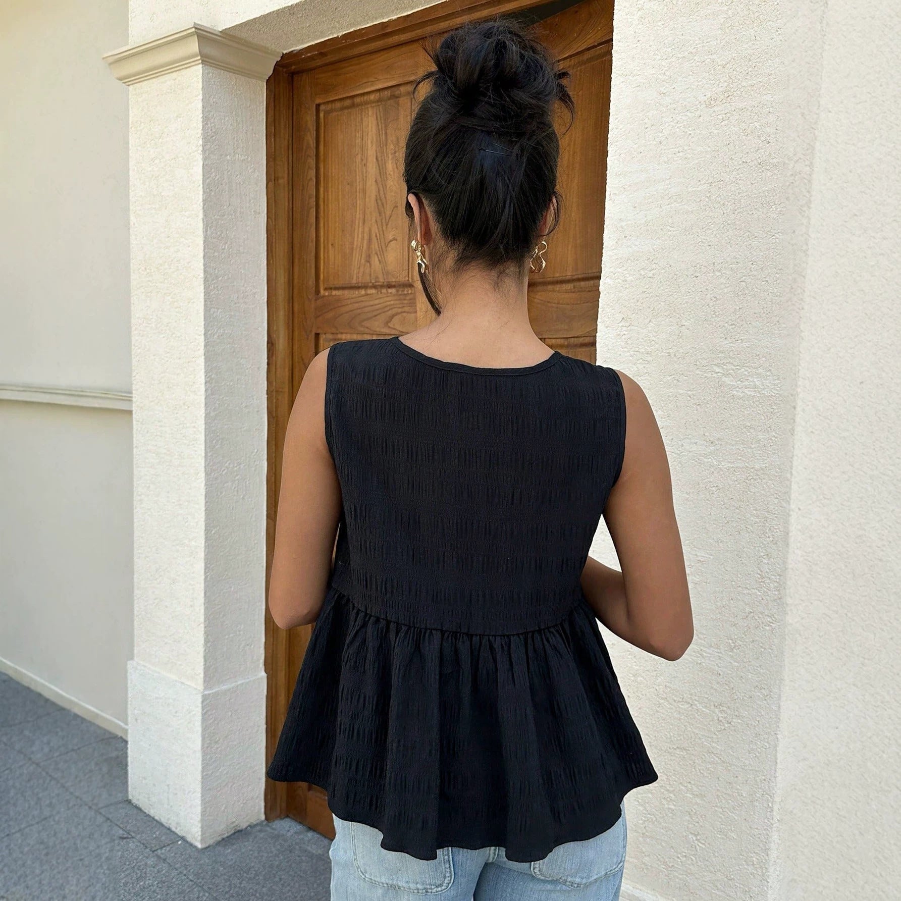 Elegantes ärmelloses Top mit Schleifendetail