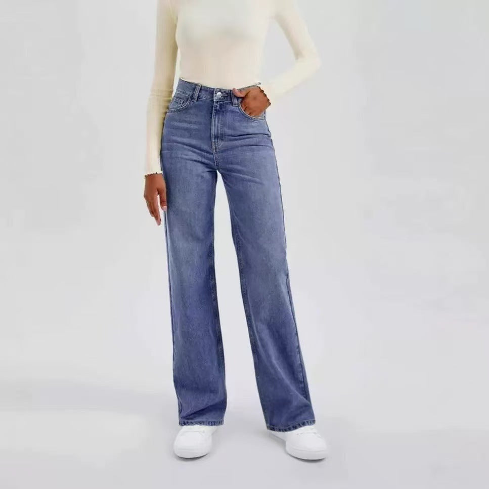 Weite Damenjeans, gerades Bein