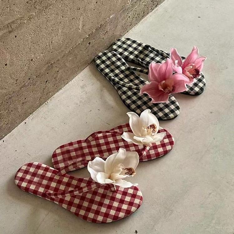 Buchstaben-Bowknot-Sandalen – Bild 2 | LuxeStyle