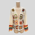 Gehäkelter Floral-Pullover mit Farbblöcken