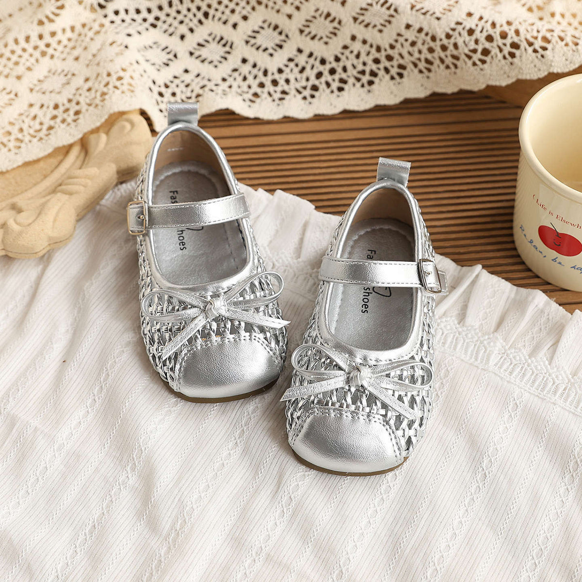 Prinzessinnen-Schuhe mit Strick-Zehenbox und Schleife – Bild 2 | LuxeStyle