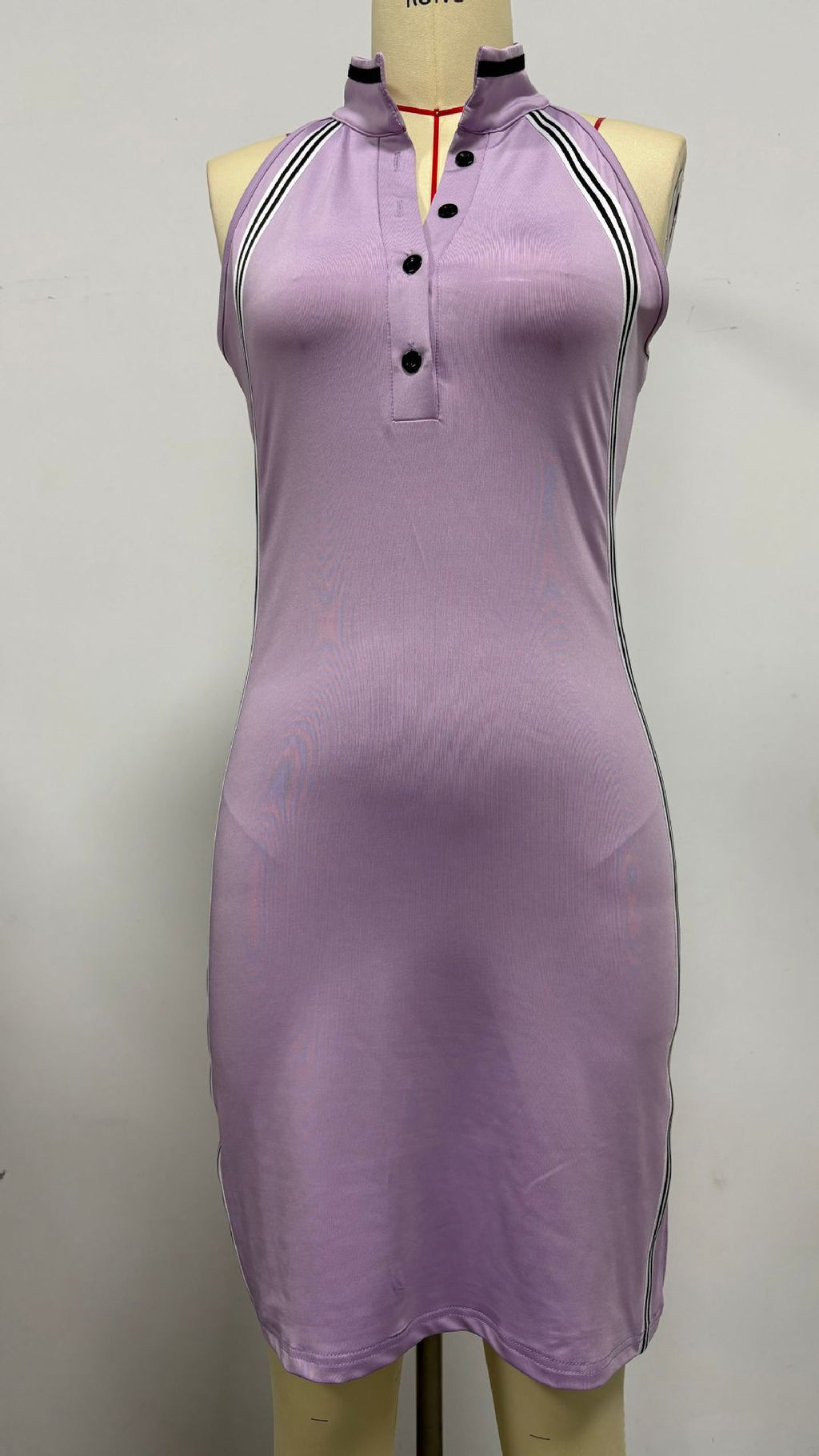 Gestreiftes Mini-Kleid mit hohem Taillenschnitt – Bild 11 | LuxeStyle