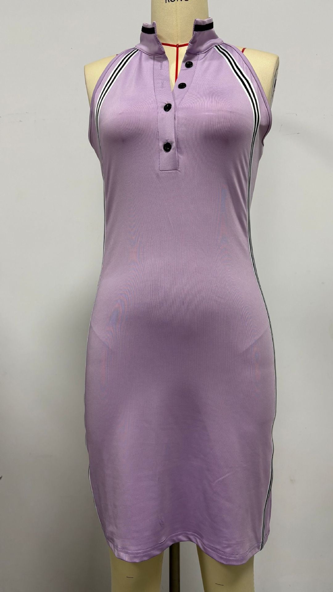 Gestreiftes Mini-Kleid mit hohem Taillenschnitt – Bild 11 | LuxeStyle
