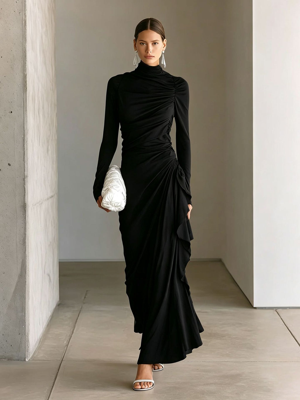 Elegantes, hochgeschlossenes Plissee-Kleid