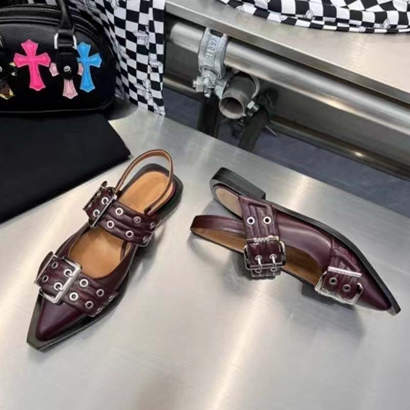 Spitze Mules mit Schnalle aus Leder – Bild 12 | LuxeStyle