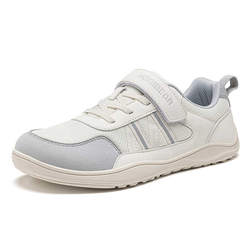 Kinder Sportschuhe mit breiter Zehenbox und Klettverschluss
