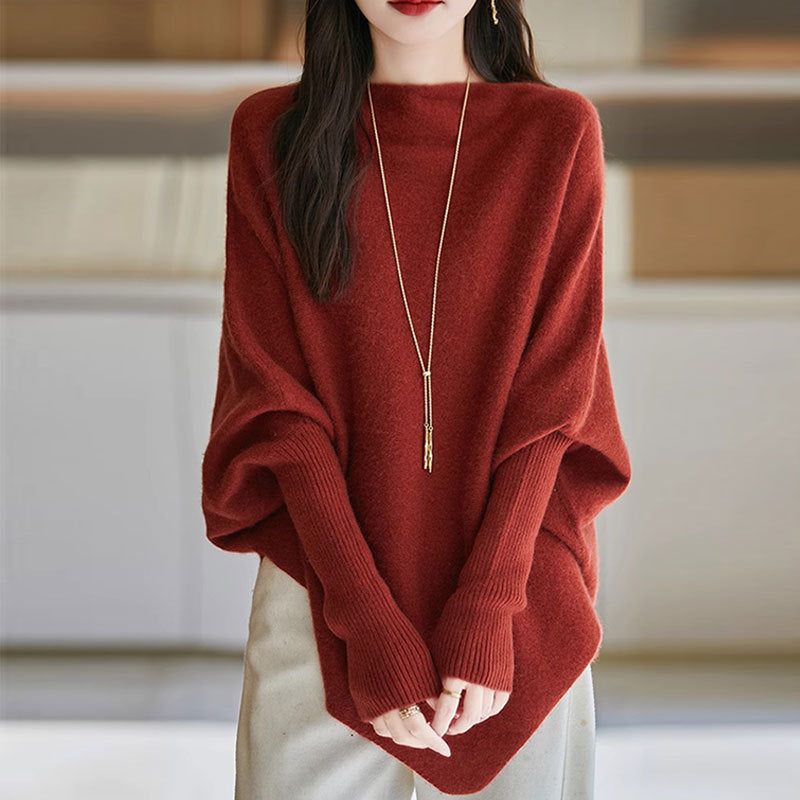 Strickpullover mit asymmetrischem Rundhalsausschnitt