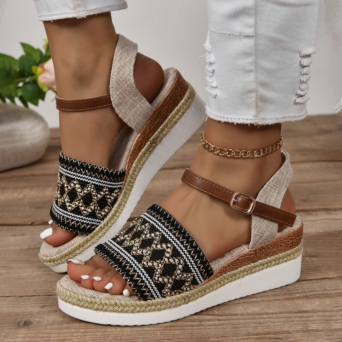 Keilabsatz-Sandalen mit Knöchelriemen | LuxeStyle