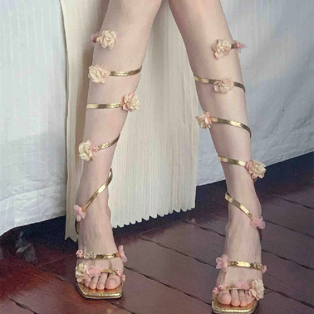Florale Sandalen mit schlankem Absatz – Bild 3 | LuxeStyle
