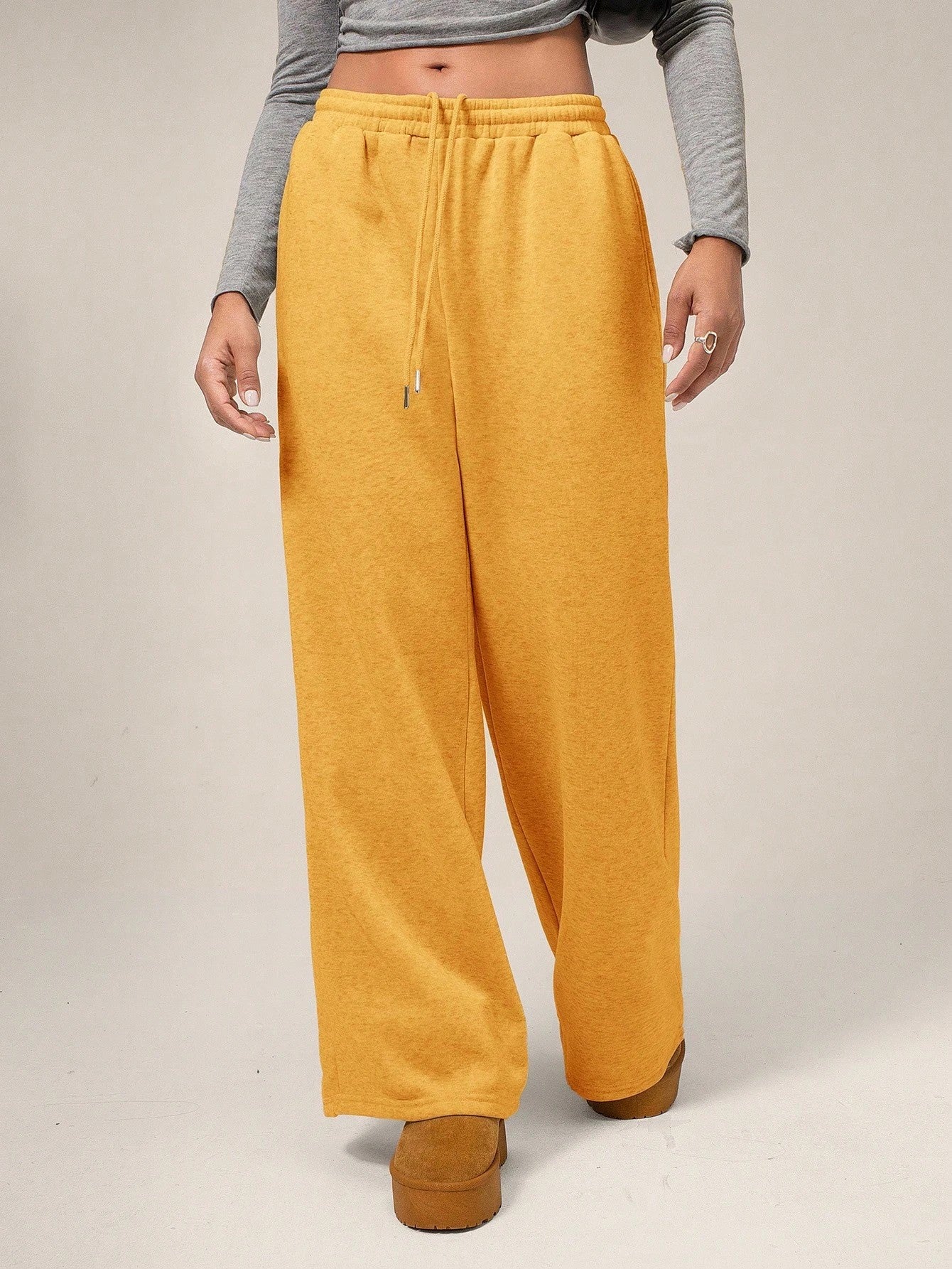 Cordhose im Loose Fit mit weitem Bein
