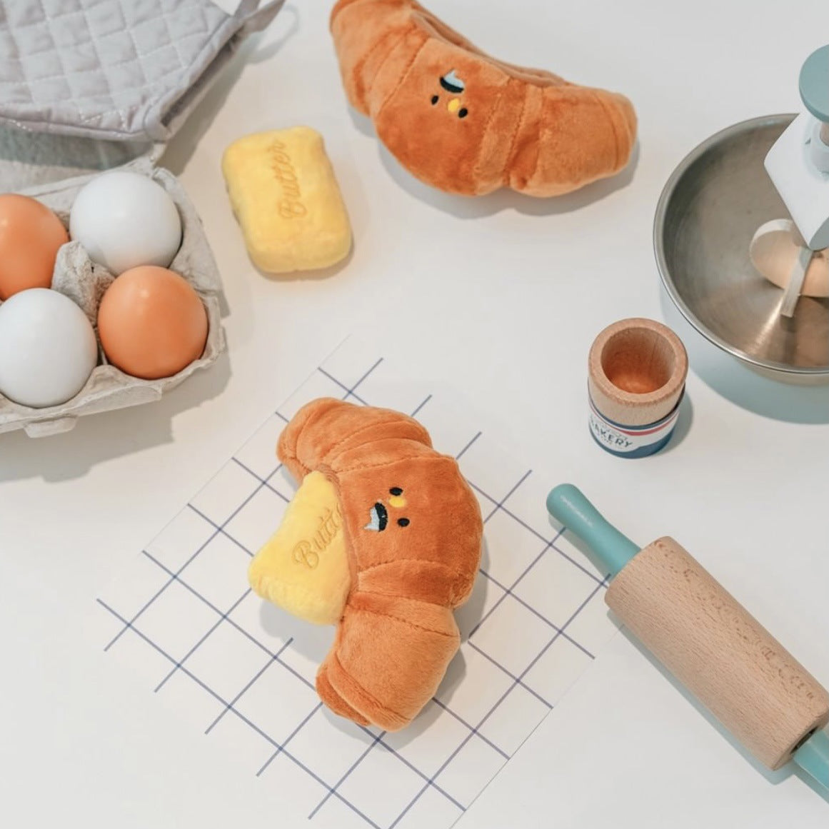 Plüschtier mit Sound für Hunde – Butter Croissant