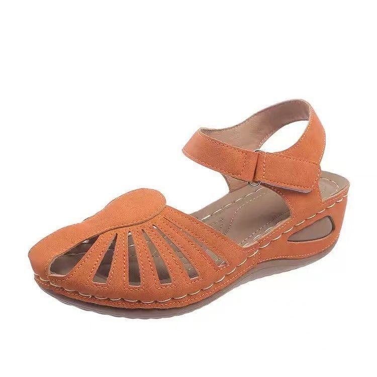 Keilabsatz-Sandalen mit Klettverschluss – Bild 2 | LuxeStyle
