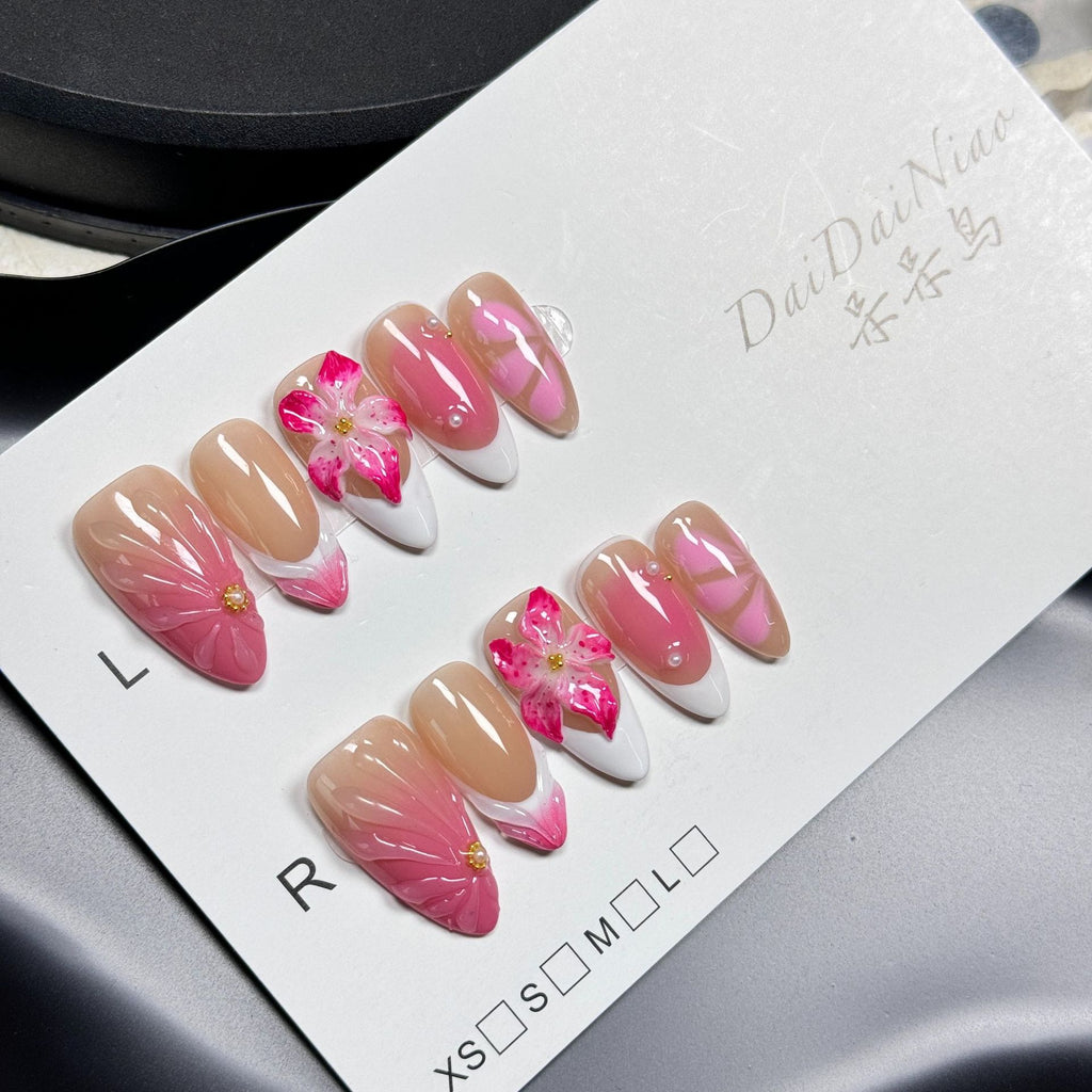 French Style Lily Fluid Ice Flower Manicure – Bild 2 | LuxeStyle