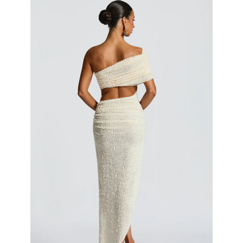 Langes Kleid mit Schlitz und Cut-Out