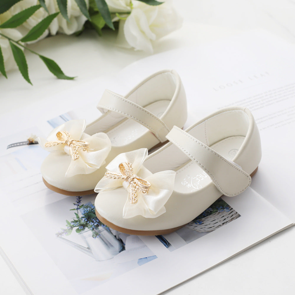 Lauflernschuhe mit Bändern
