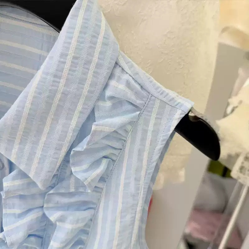 Gestreifte Bluse mit Peter-Pan-Kragen und Rüschensaum