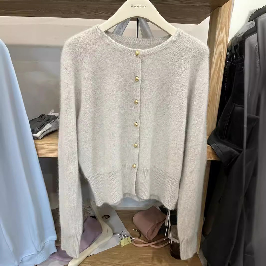 Wollstrick-Cardigan mit Rundhals & Goldknöpfen