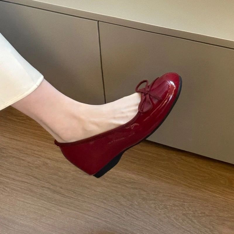 Französische Mary Janes mit verstecktem Plateau
