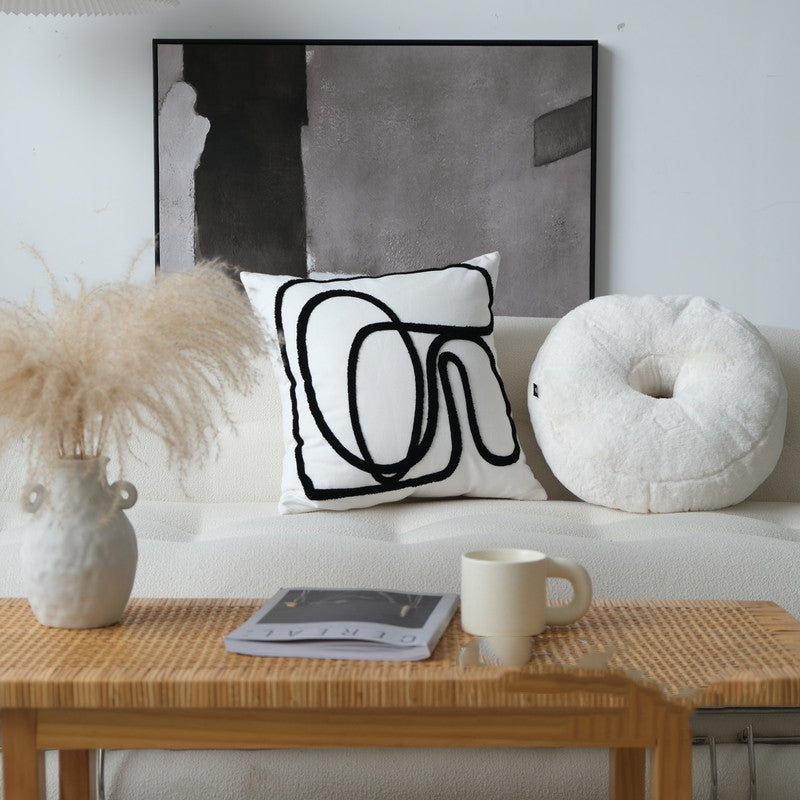 Stickerei-Kissen Schwarz-Weiss Linie – Bild 3 | LuxeStyle