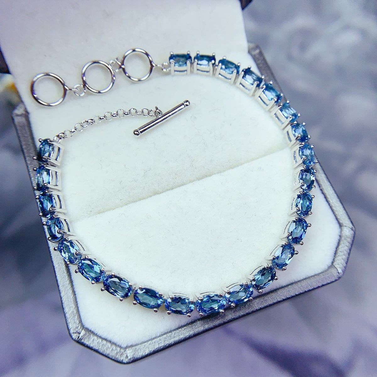 Armband mit London Blautopas & 925er Silber – Bild 4 | LuxeStyle
