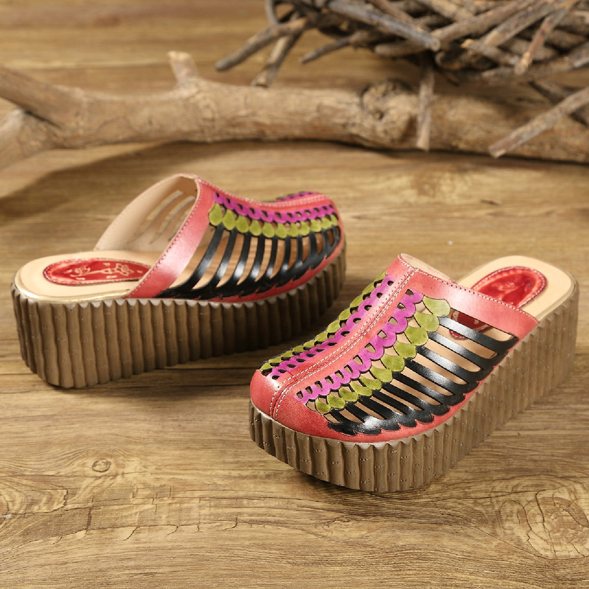 Handgefertigte Leder-Sandalen im Ethno-Stil – Bild 3 | LuxeStyle