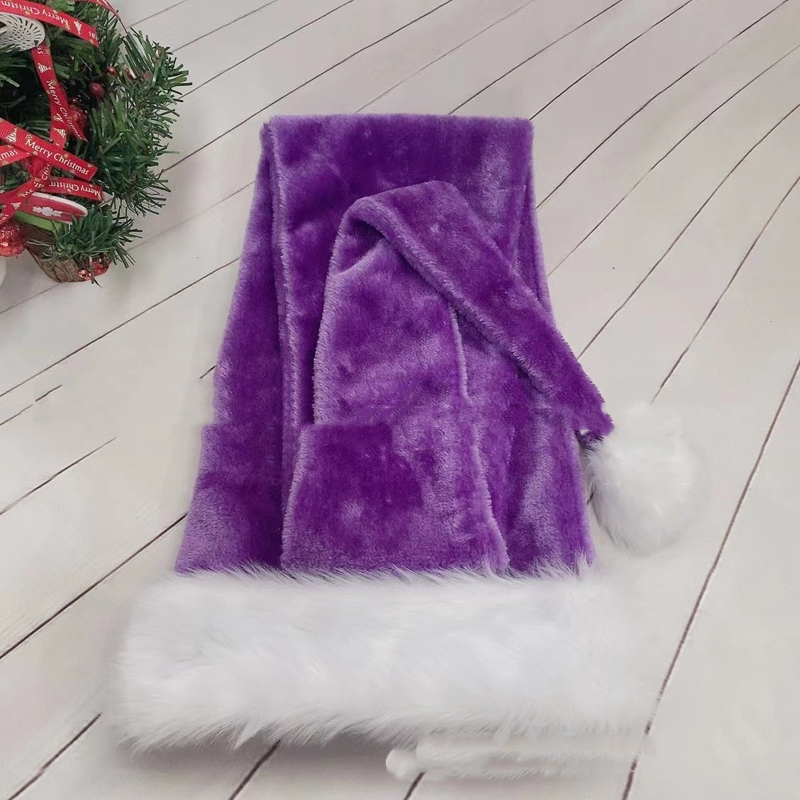 Weisser Weihnachtsmann-Hut aus Plüsch – Bild 3 | LuxeStyle