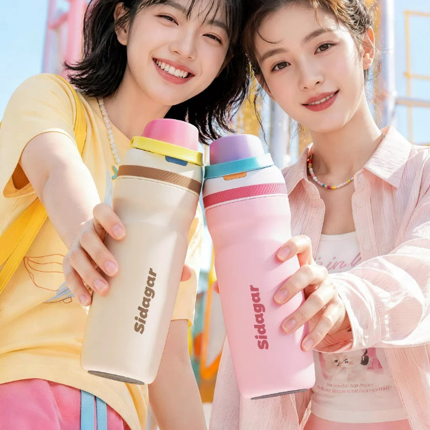 Studenten-Becher mit Sprühfunktion, 580 ml