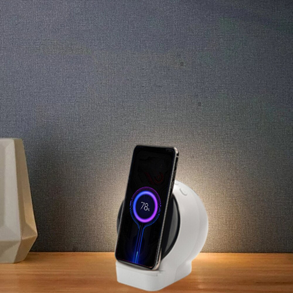 3-in-1 Bluetooth-Lautsprecher · Lampe & kabelloses Ladepad – Bild 4 | LuxeStyle