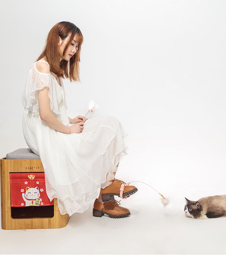 Katzenspielzeug mit Feder und Bissfestem Halsband – Bild 3 | LuxeStyle