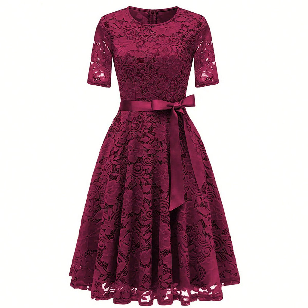 Elegantes Spitzenkleid mit Schleifendetail – Bild 1 | LuxeStyle
