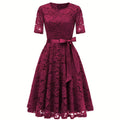 Elegantes Spitzenkleid mit Schleifendetail – Bild 1 | LuxeStyle