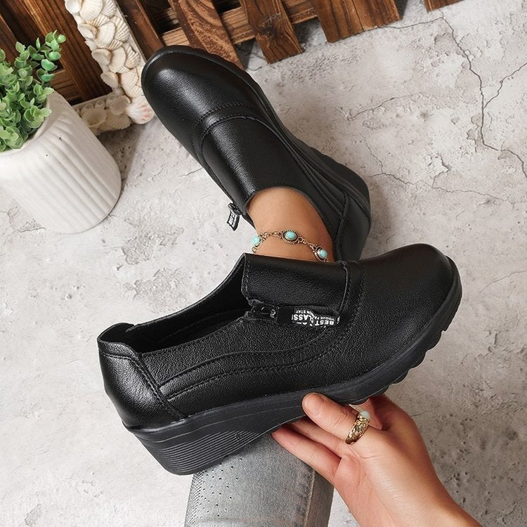 Keile-Absatz Mules mit weicher Sohle