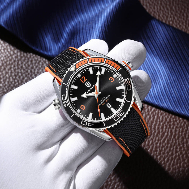 Sportliche Quarzuhr für Herren mit Silikonarmband