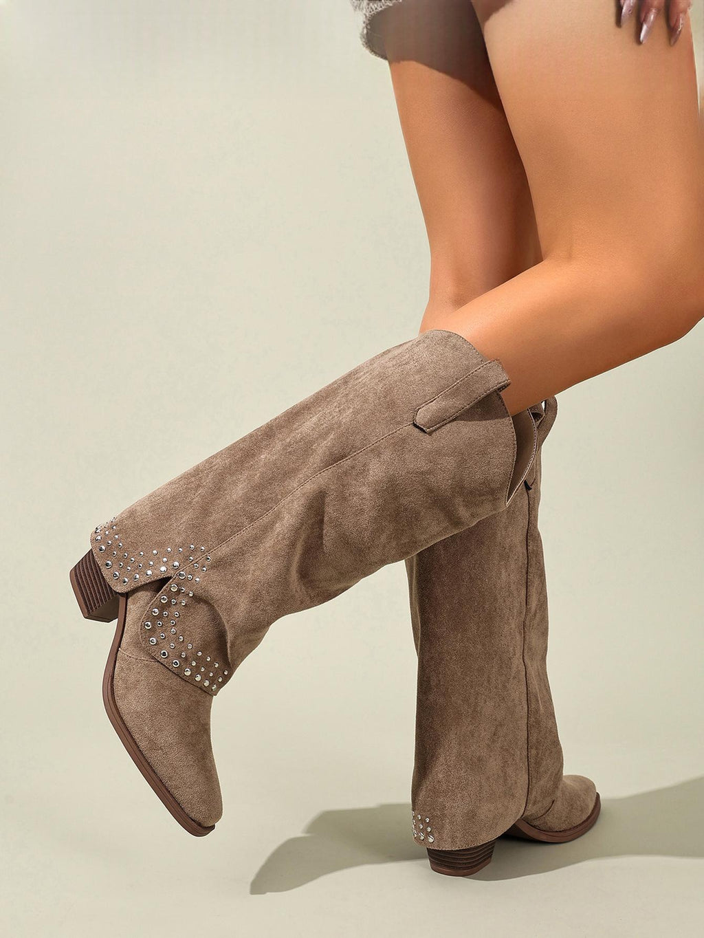 Rivetten-Boots mit Blockabsatz