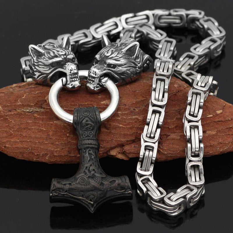 Wolfskopf-Halskette mit Hammer-Design