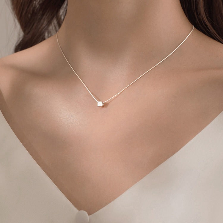 Sterlingsilber-Halskette mit quadratischem Design