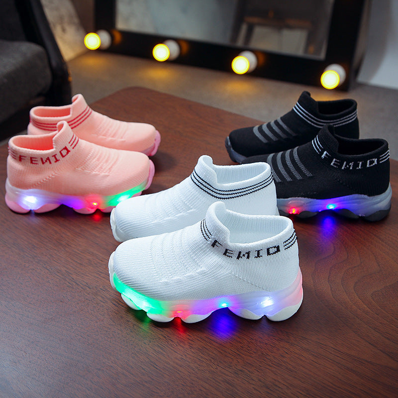 Fliegende Web-Sneaker für Kinder – Bild 3 | LuxeStyle