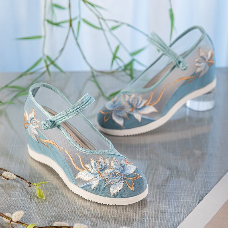 Bestickte Sommer-Mesh-Sandalen mit Keilabsatz
