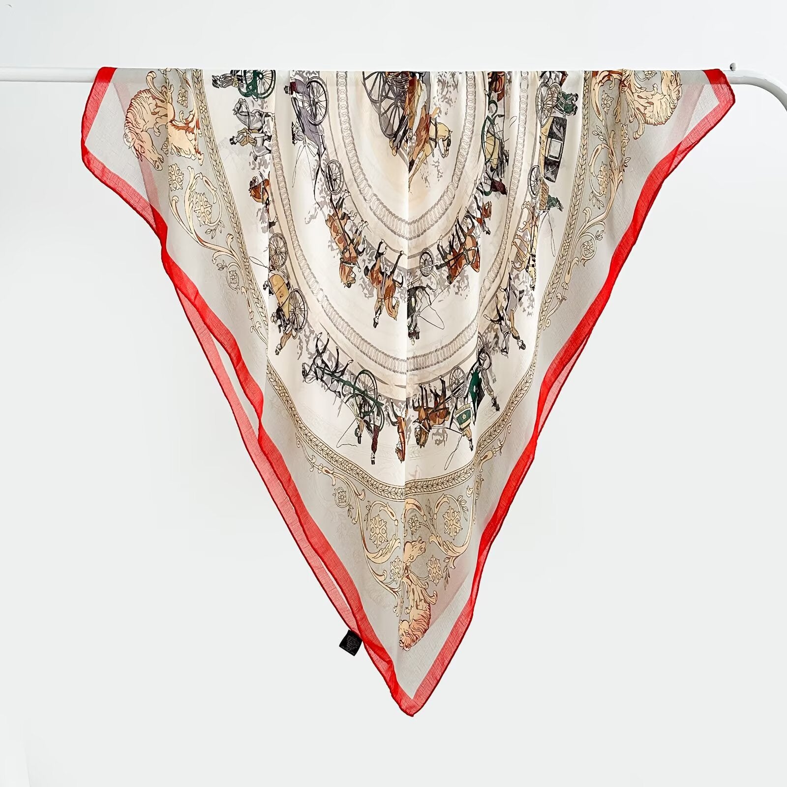 Vielseitiger Chiffon-Schal mit Blumenmuster