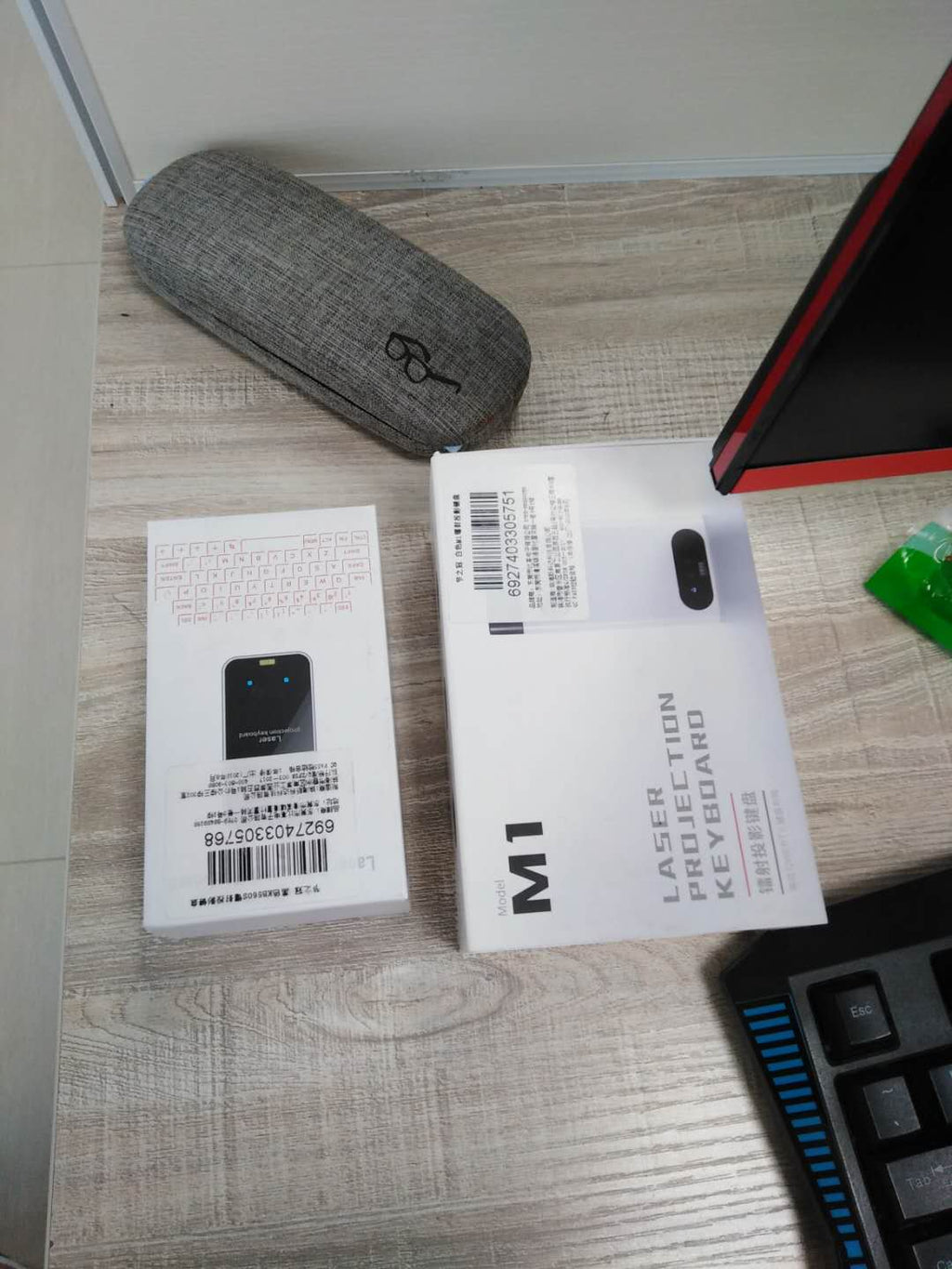 Virtuelle Laser-Tastatur mit Mausfunktion