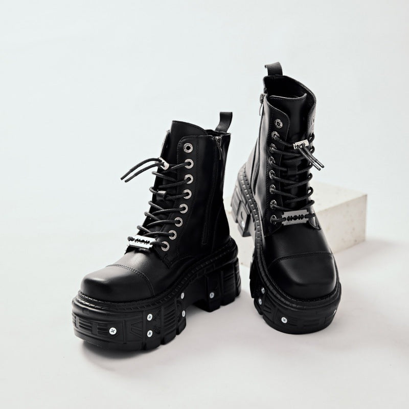 Martin Boots im Punk-Stil