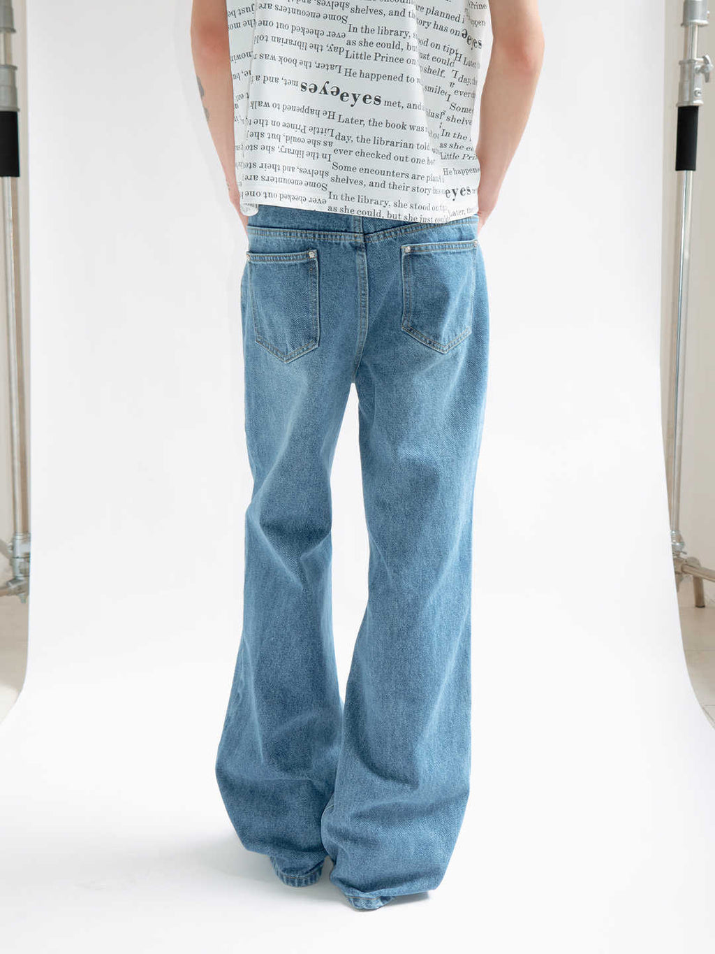 Used-Look Jeans mit leicht ausgestelltem Bein