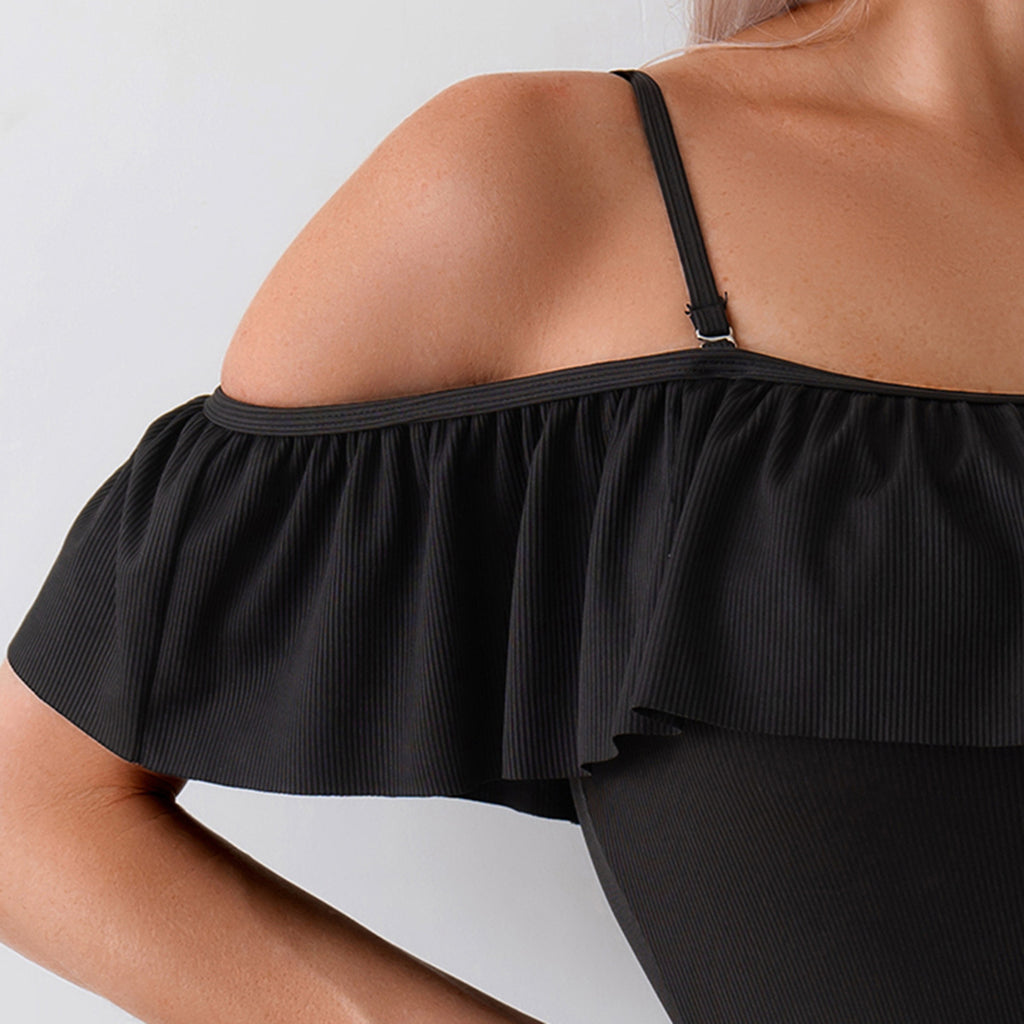 Einteiliger Bikini mit Rüschenträgern