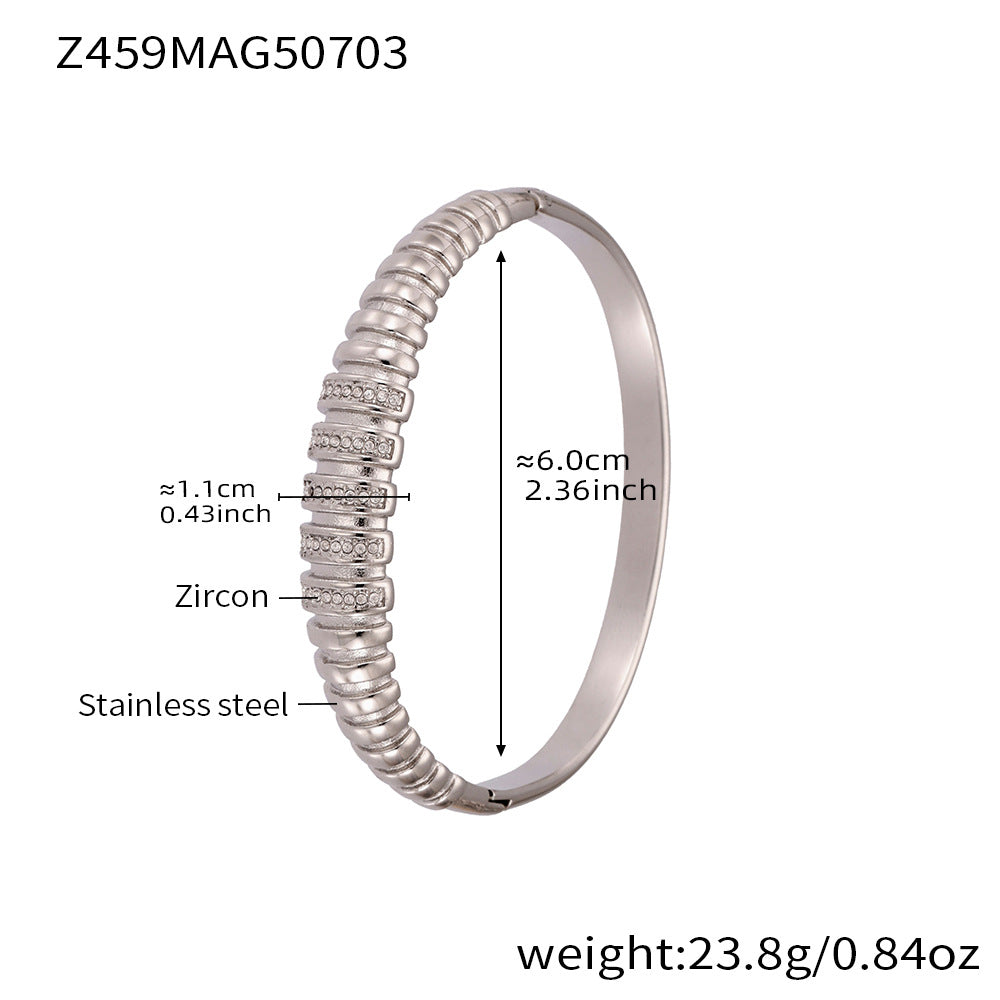Armreif mit geometrischen Zirkonia-Akzenten – Bild 7 | LuxeStyle