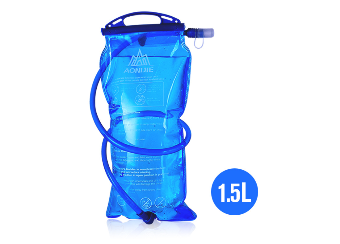 Laufwasser-Rucksack mit Reflektoren – Bild 10 | LuxeStyle