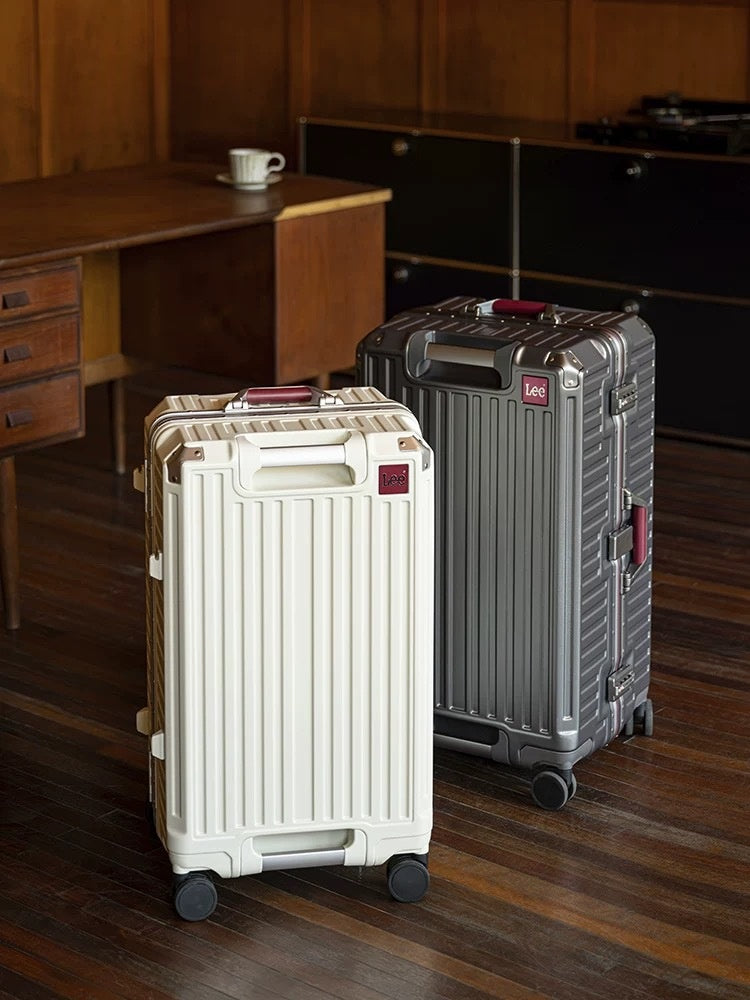 Grosser Koffer für Reisen – Bild 5 | LuxeStyle